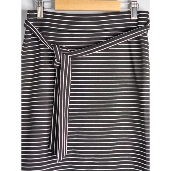 The Loft Black White Striped Women's Petite Skirt Size XS - Picture 3 of 8
